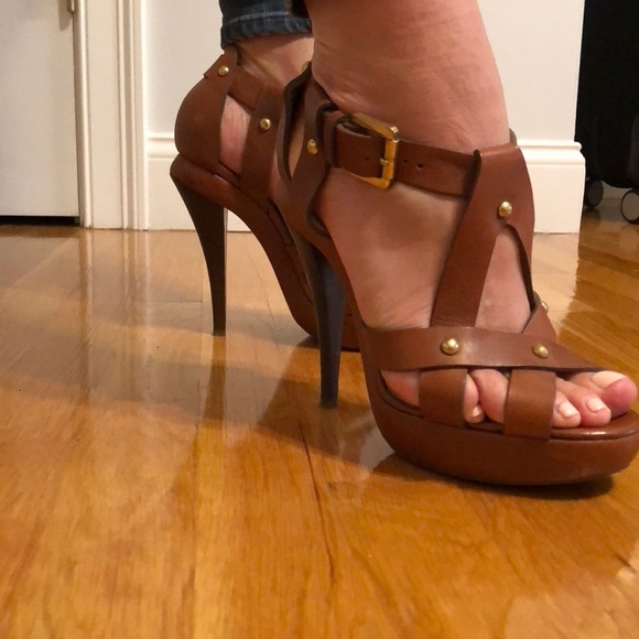 Michael Kors Brown 4 1/2 -3/4 heel - Picture 2 of 5